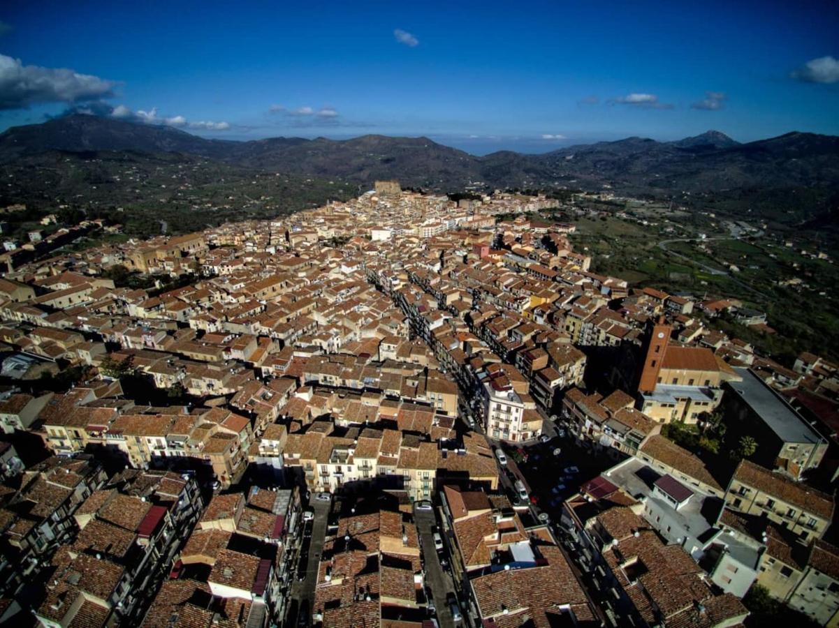 Vetriera41 Appartement Castelbuono  Buitenkant foto