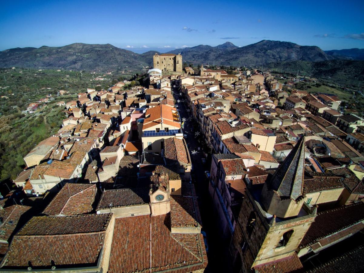 Vetriera41 Appartement Castelbuono  Buitenkant foto